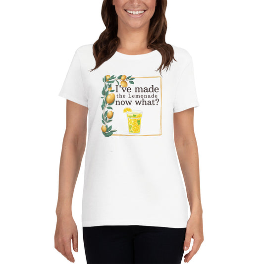 The World Gives You Lemons, Make LEMONADE! Ladies T-Shirt